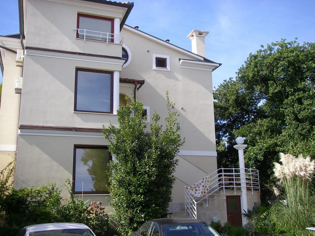 Apartments Premantura Habitación foto