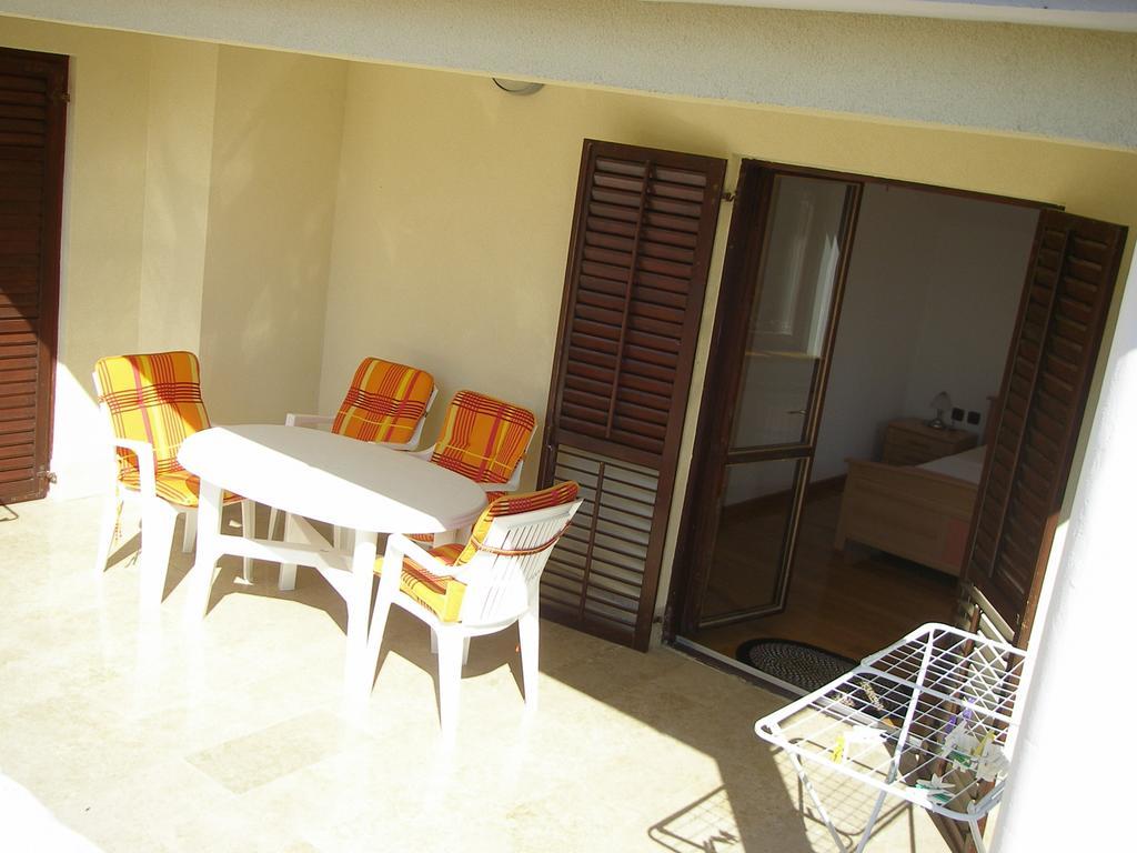 Apartments Premantura Exterior foto